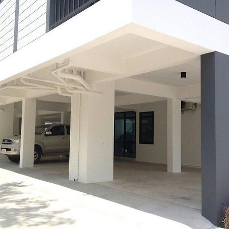 Promsook Apartment Chonburi Bagian luar foto
