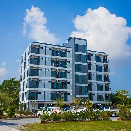 Promsook Apartment Chonburi Bagian luar foto