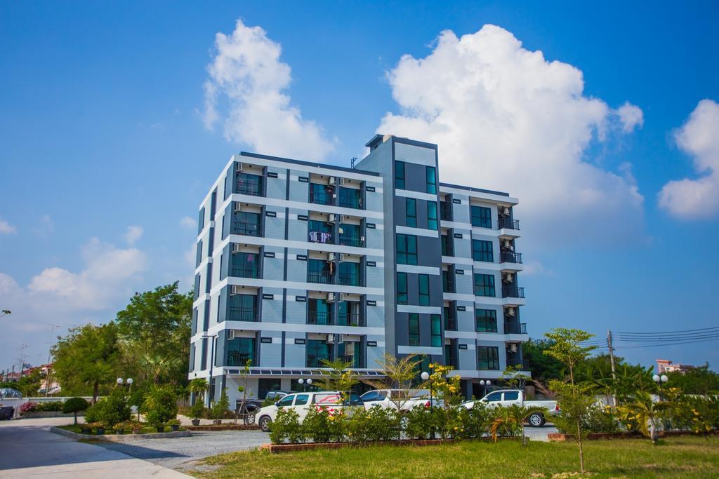 Promsook Apartment Chonburi Bagian luar foto