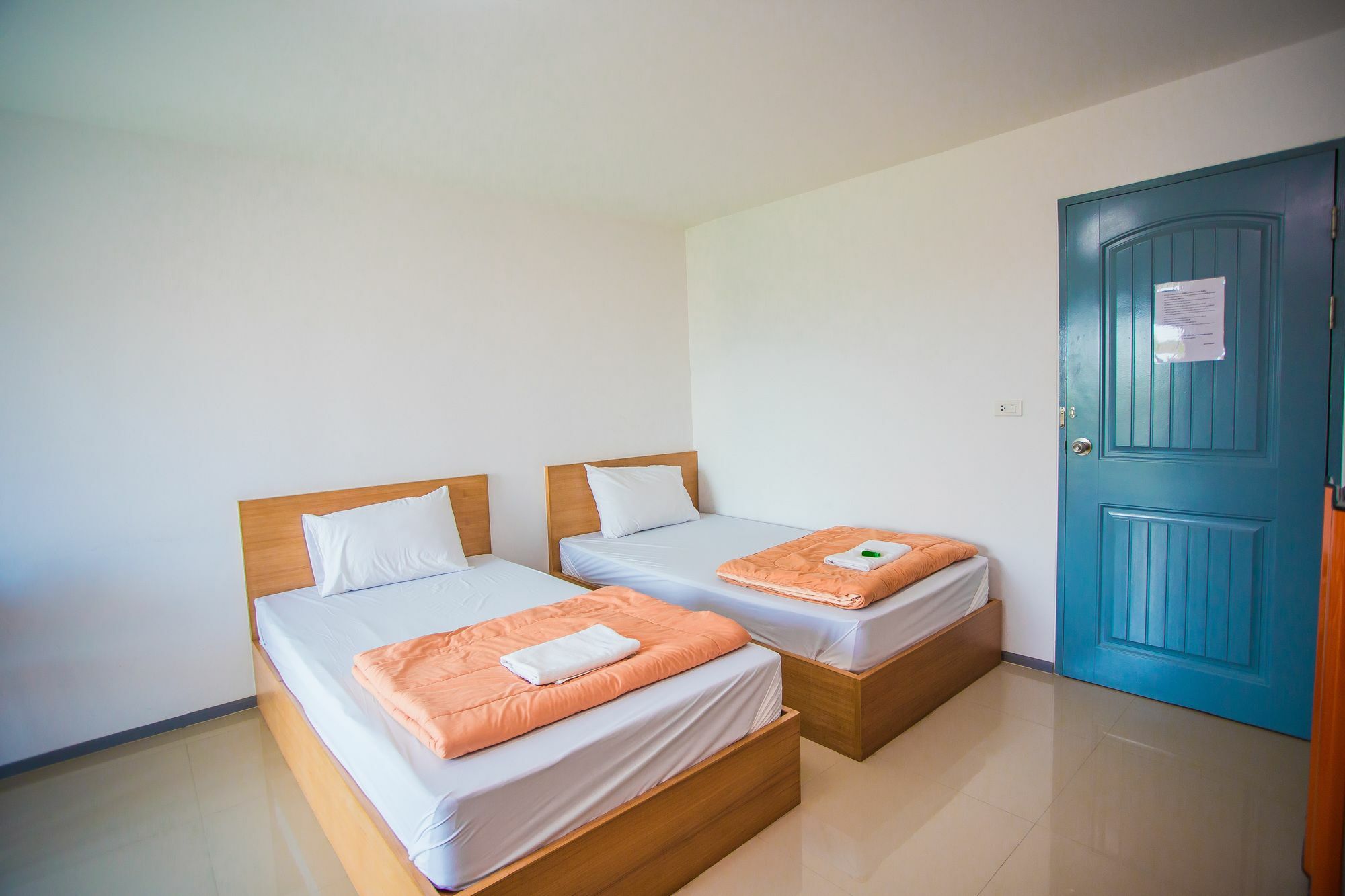 Promsook Apartment Chonburi Bagian luar foto