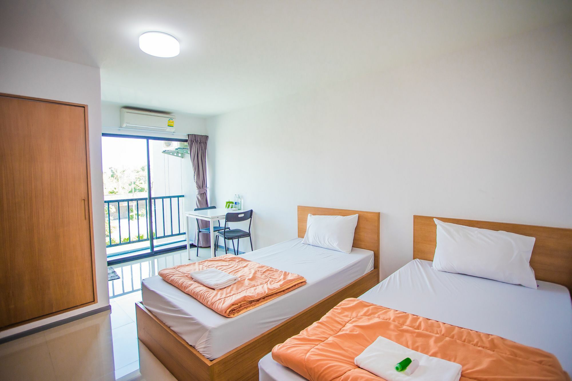 Promsook Apartment Chonburi Bagian luar foto