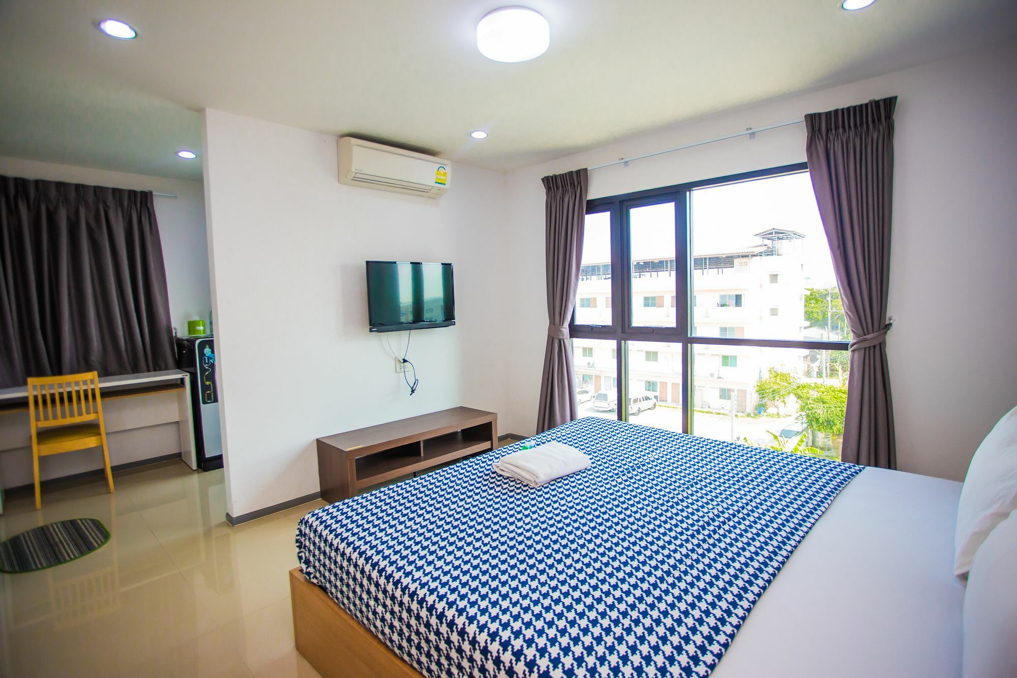 Promsook Apartment Chonburi Bagian luar foto