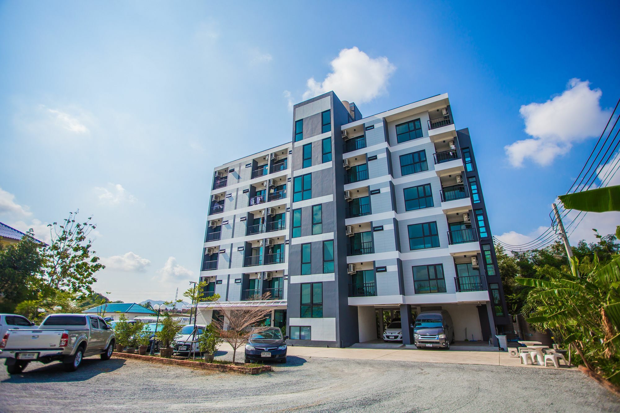 Promsook Apartment Chonburi Bagian luar foto