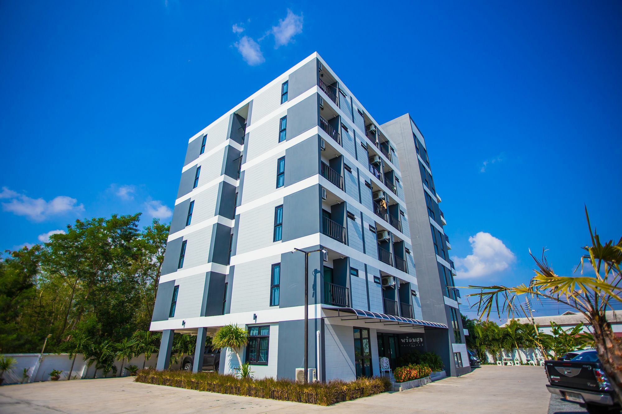 Promsook Apartment Chonburi Bagian luar foto