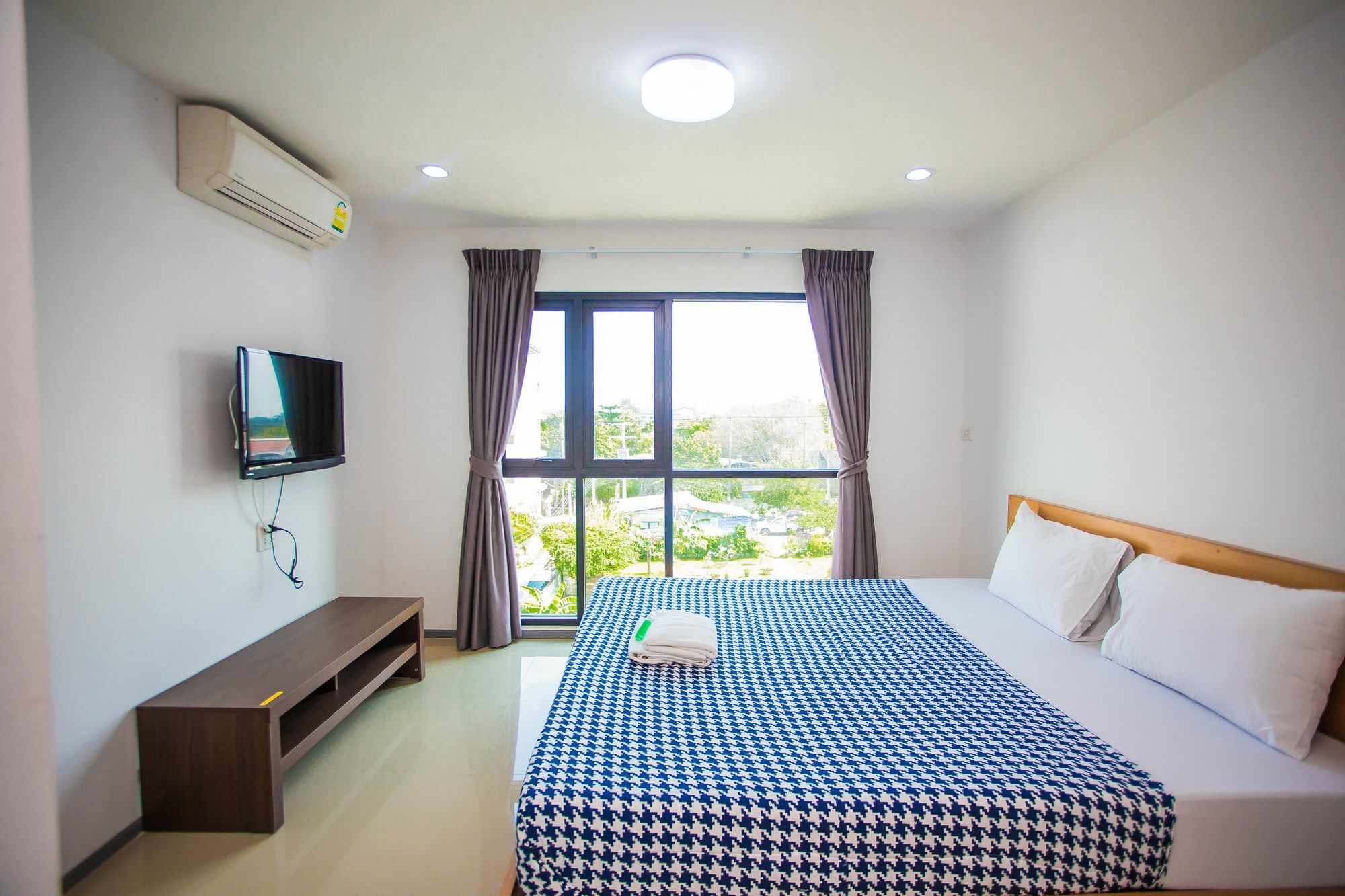 Promsook Apartment Chonburi Bagian luar foto